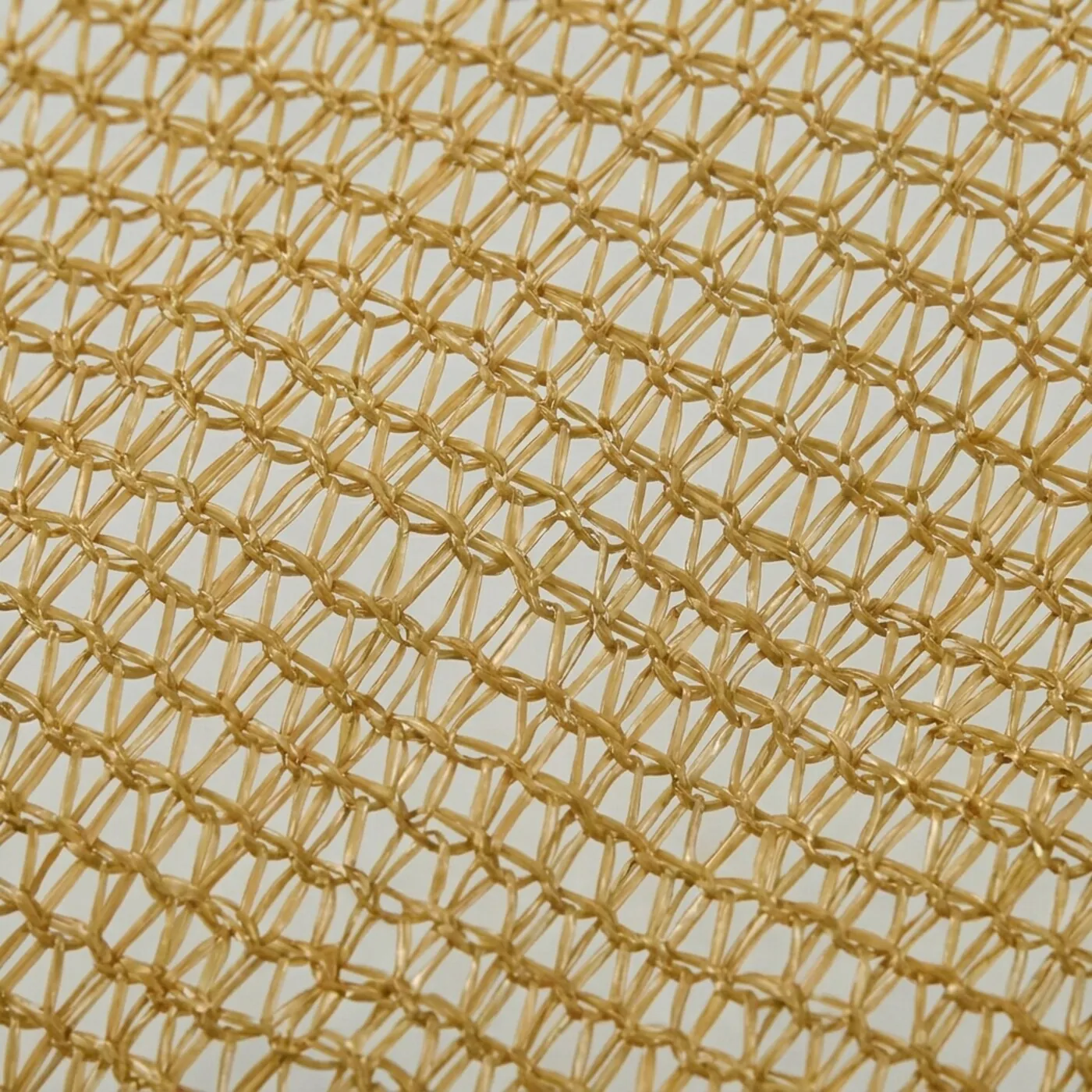 Round-wire monofilament knitted shade net — open, breathable mesh